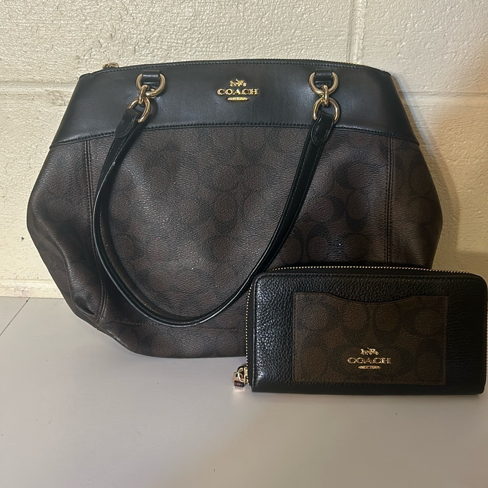 Like new matching coach wallet and purse